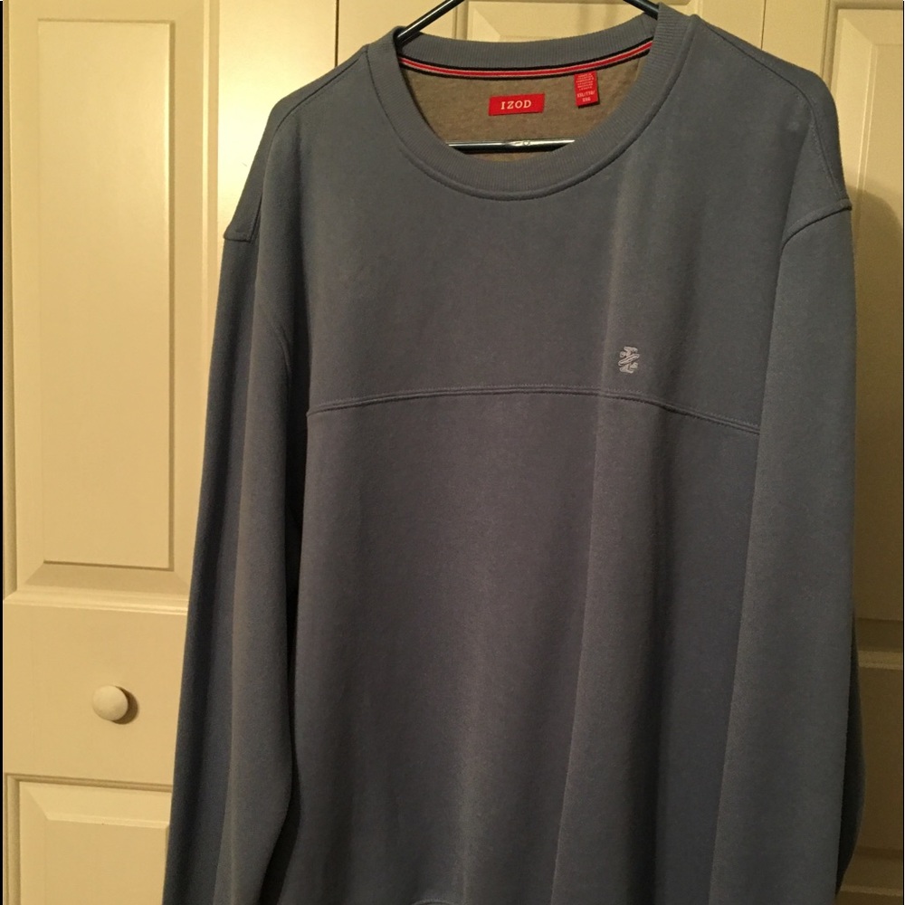 IZOD SWEATSHIRT NEW NEVER WORN